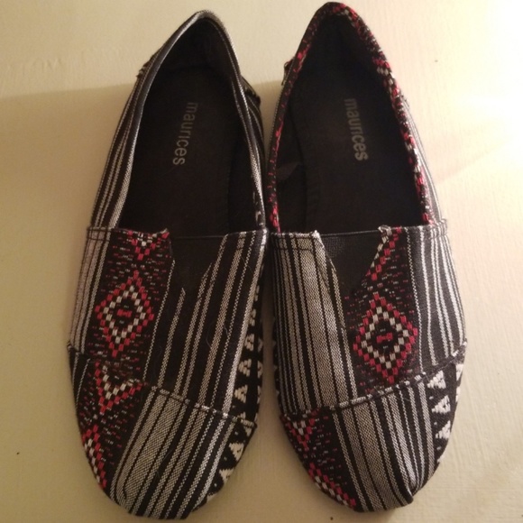 Cute slip on's by Maurices - Picture 2 of 5